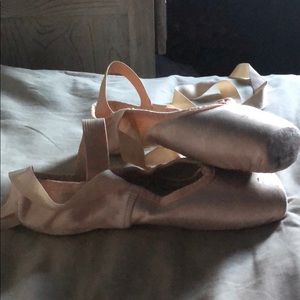 Pointe shoes